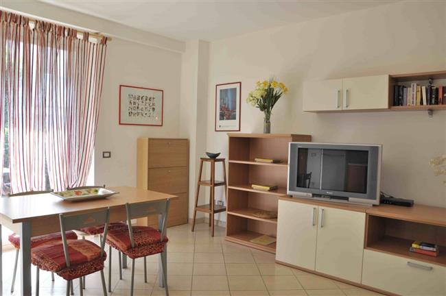 Living-kitchen with balcony