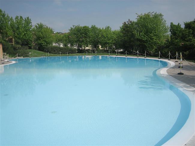 Aussenpool zur gemeinsamen Nutzung