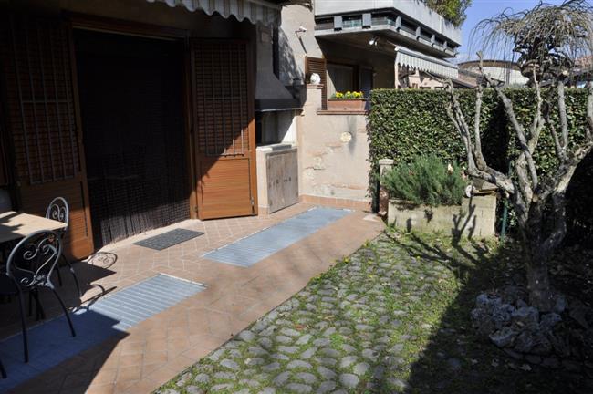 Outside/Exterior