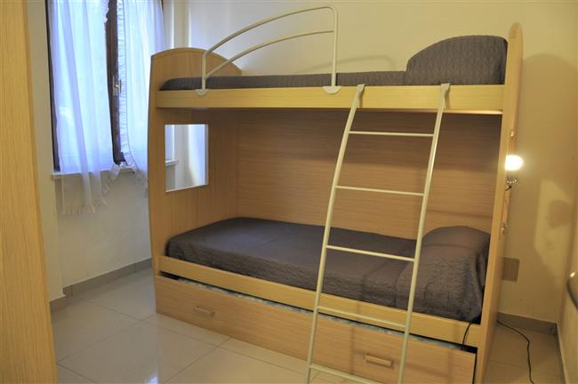 Bunk beds + 1 extractable bed