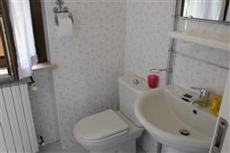 Badezimmer mit Dusche